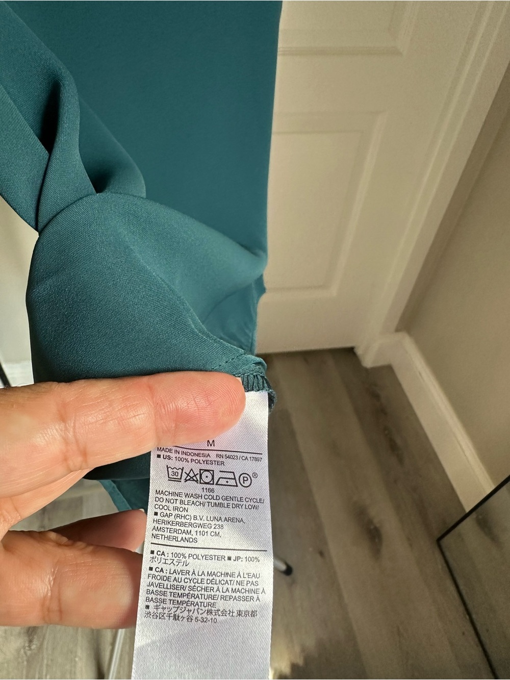 Banana Republic Teal Short Sleeve Round Neck Top - Picture 7 of 7